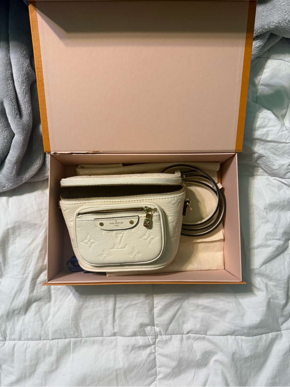 Louis Vuitton Cream Bumbag Crossbody - Picture 3 of 6